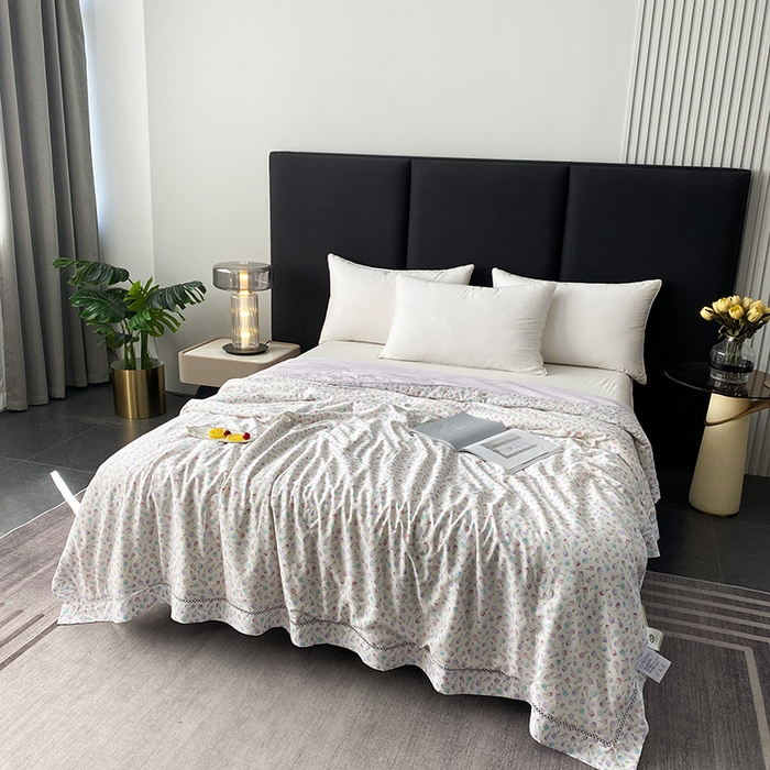 91家纺网 家纺一手货源 找家纺 太阳羽家纺 2026新款铂金莱赛尔天丝印花夏凉被镂空花边空调被夏被 曼琳米