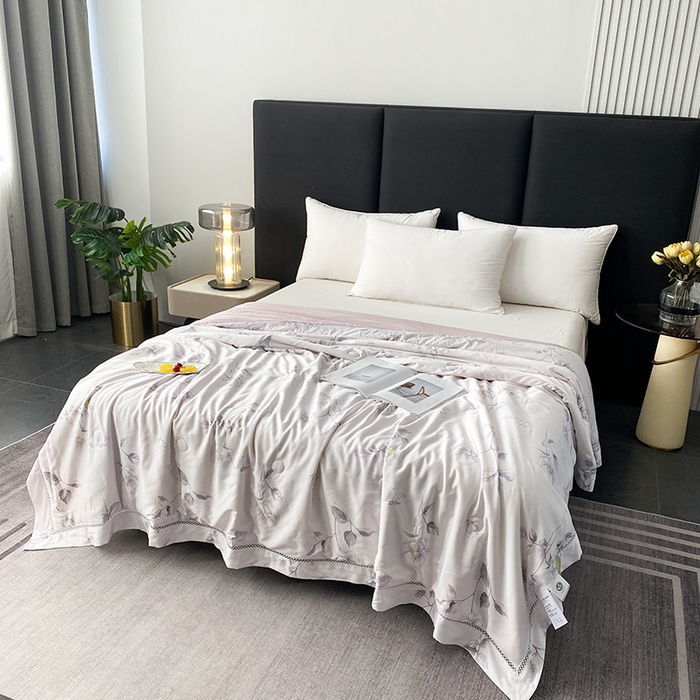 91家纺网 家纺一手货源 找家纺 太阳羽家纺 2026新款铂金莱赛尔天丝印花夏凉被镂空花边空调被夏被 曼歌雅韵