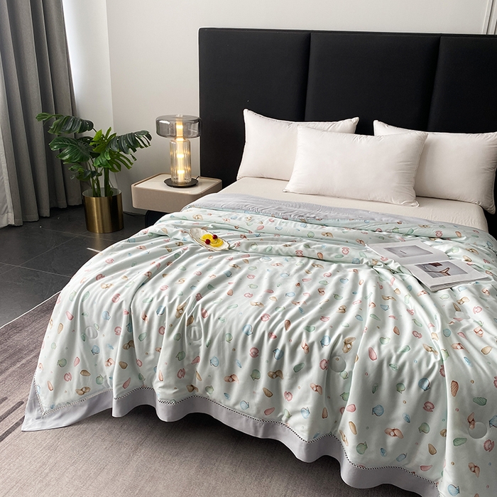 91家纺网 家纺一手货源 找家纺 太阳羽家纺 2026新款铂金莱赛尔天丝印花夏凉被镂空花边空调被夏被 花开半夏