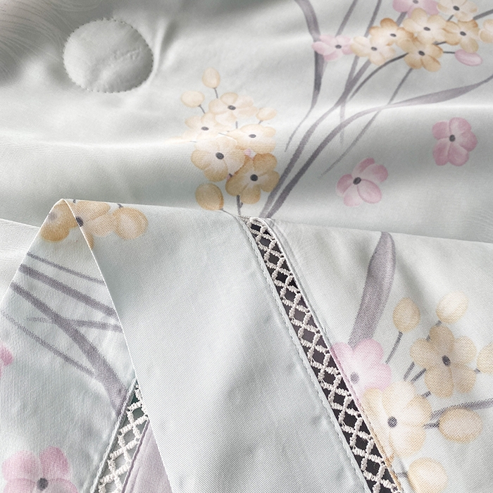 91家纺网 家纺一手货源 找家纺 太阳羽家纺 2026新款铂金莱赛尔天丝印花夏凉被镂空花边空调被夏被 花漾