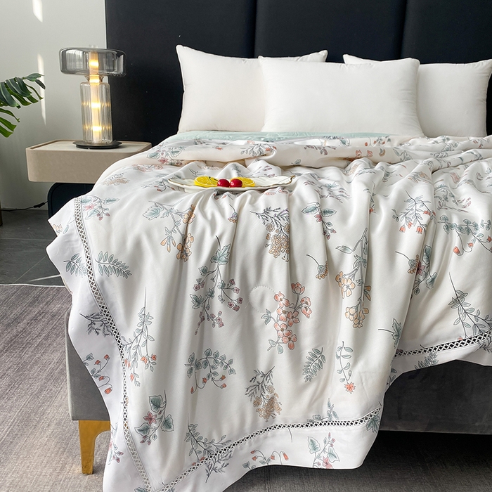 91家纺网 家纺一手货源 找家纺 太阳羽家纺 2026新款铂金莱赛尔天丝印花夏凉被镂空花边空调被夏被 棉朵