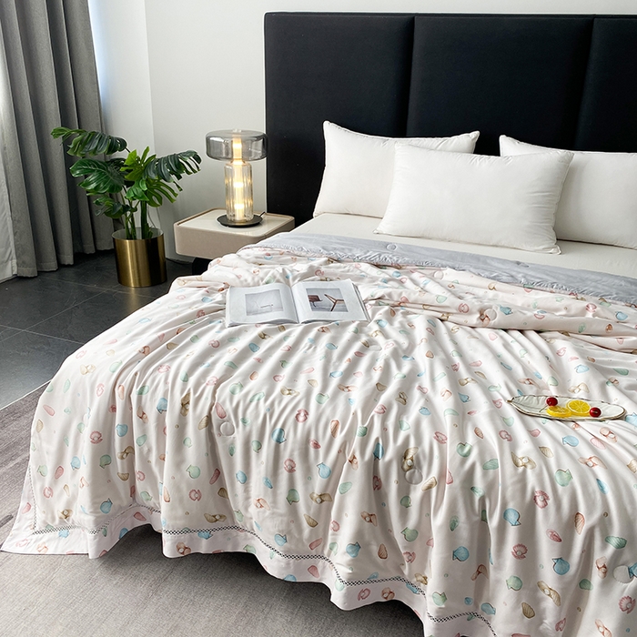 91家纺网 家纺一手货源 找家纺 太阳羽家纺 2026新款铂金莱赛尔天丝印花夏凉被镂空花边空调被夏被 晚香