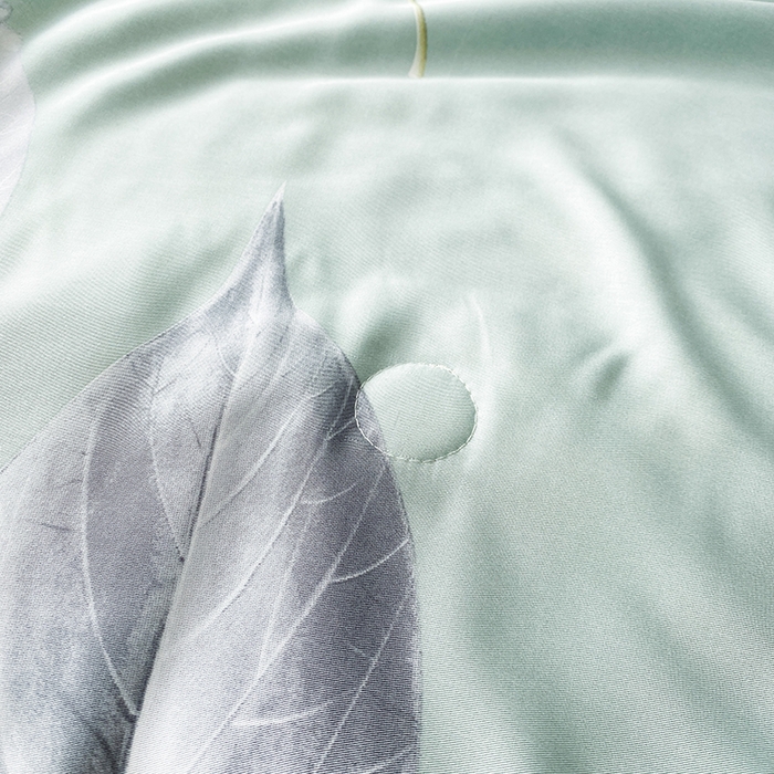 91家纺网 家纺一手货源 找家纺 太阳羽家纺 2026新款铂金莱赛尔天丝印花夏凉被镂空花边空调被夏被 赛娜