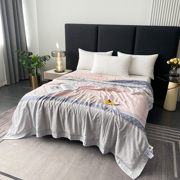 91家纺网 家纺一手货源 找家纺 太阳羽家纺 2026新款铂金莱赛尔天丝印花夏凉被镂空花边空调被夏被 朵美