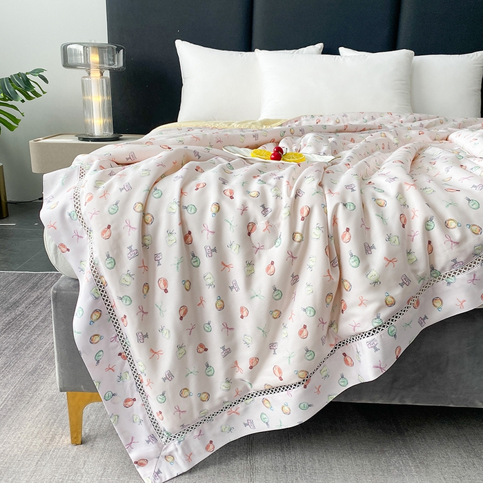 91家纺网 家纺一手货源 找家纺 太阳羽家纺 2026新款铂金莱赛尔天丝印花夏凉被镂空花边空调被夏被 阳光花园