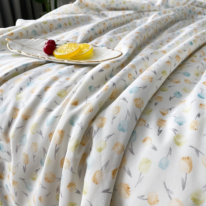 91家纺网 家纺一手货源 找家纺 太阳羽家纺 2026新款铂金莱赛尔天丝印花夏凉被镂空花边空调被夏被 风信子