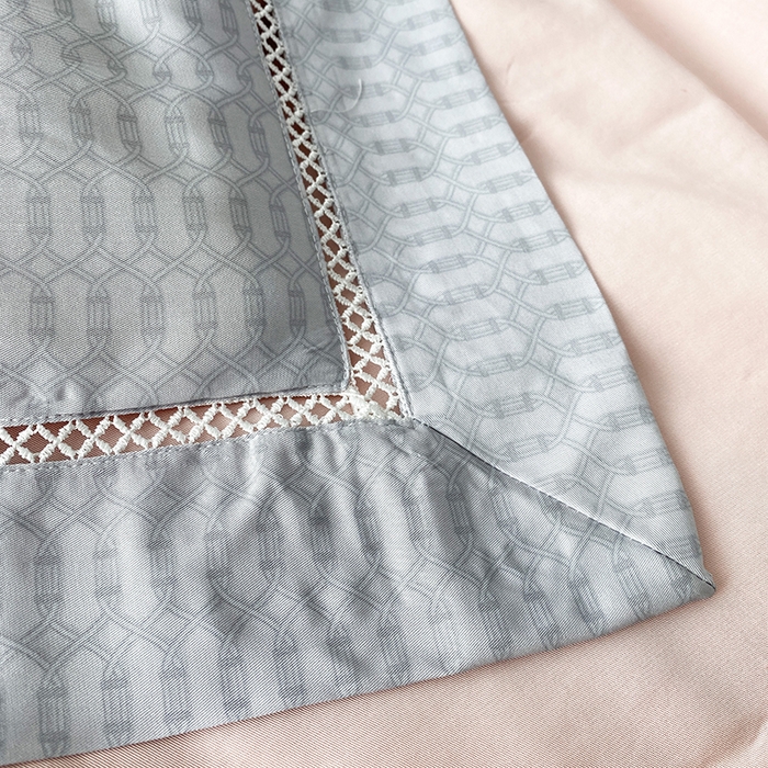 91家纺网 家纺一手货源 找家纺 太阳羽家纺 2026新款铂金莱赛尔天丝印花夏凉被镂空花边空调被夏被 朵美