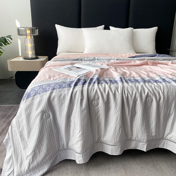 91家纺网 家纺一手货源 找家纺 太阳羽家纺 2026新款铂金莱赛尔天丝印花夏凉被镂空花边空调被夏被 朵美