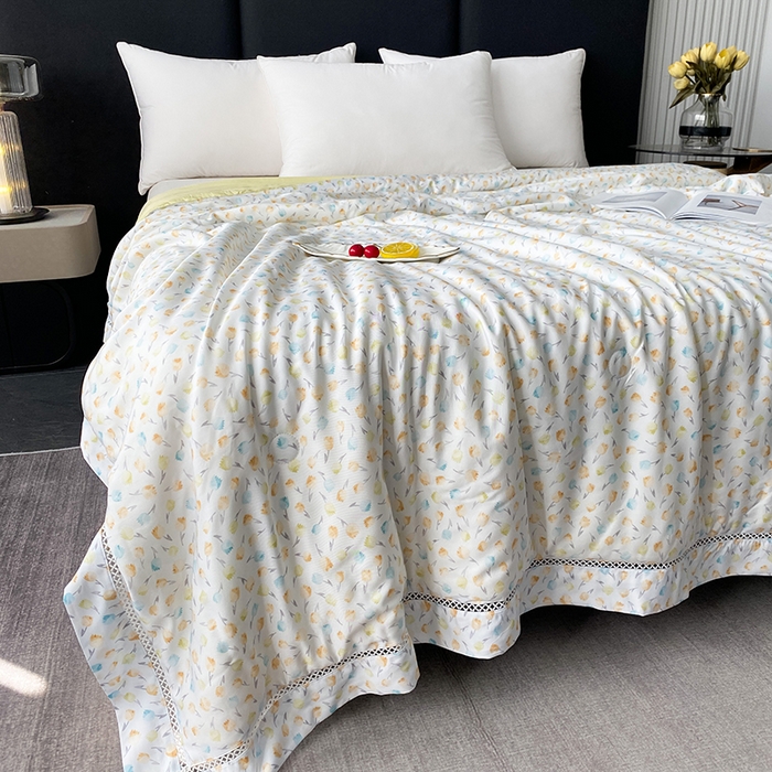 91家纺网 家纺一手货源 找家纺 太阳羽家纺 2026新款铂金莱赛尔天丝印花夏凉被镂空花边空调被夏被 风信子