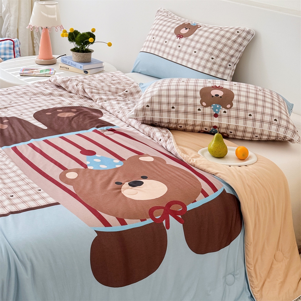 91家纺网 家纺一手货源 找家纺 朵希曼 2026年牛奶针织棉大版卡通夏被夏凉被空调被 裤带熊