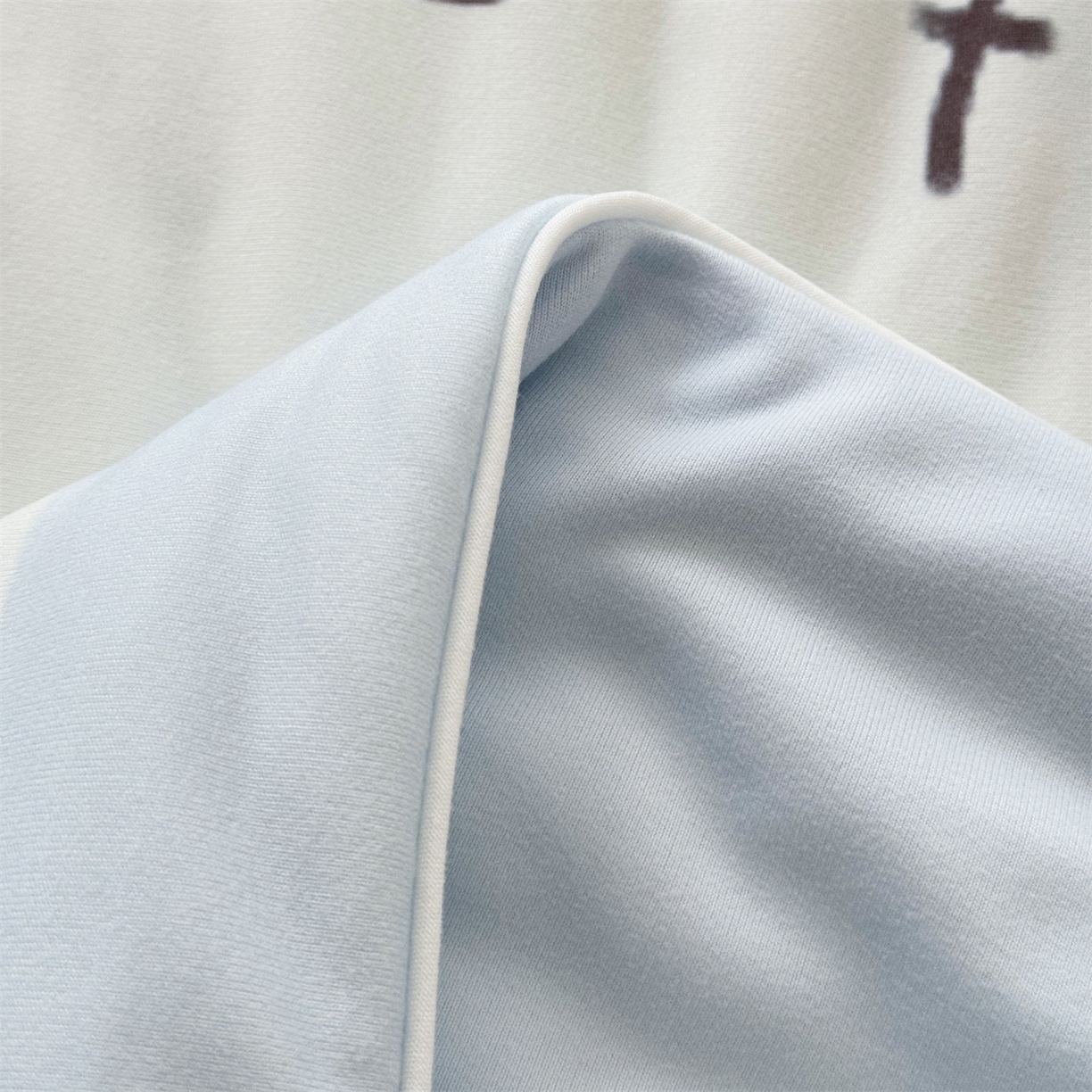 91家纺网 家纺一手货源 找家纺 朵希曼 2026年牛奶针织棉大版卡通夏被夏凉被空调被 好朋友