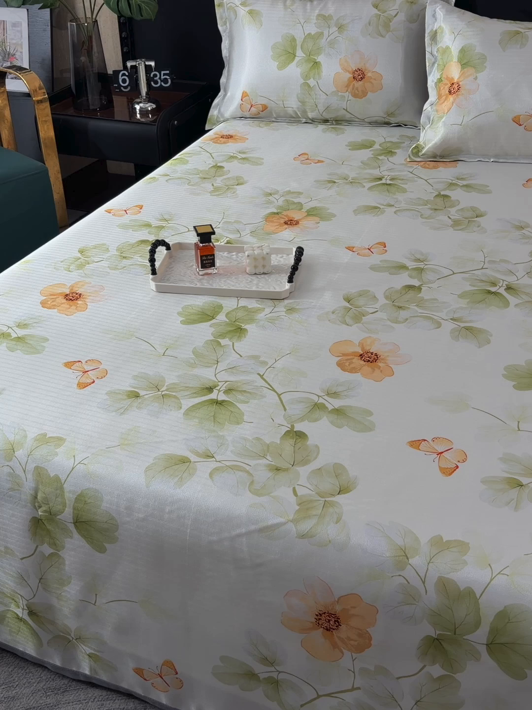 91家纺网 家纺一手货源 找家纺 念家居 2026新款轻奢可机洗水洗床单款高密大版斜纹冰丝凉席三件套 浅绿碎花