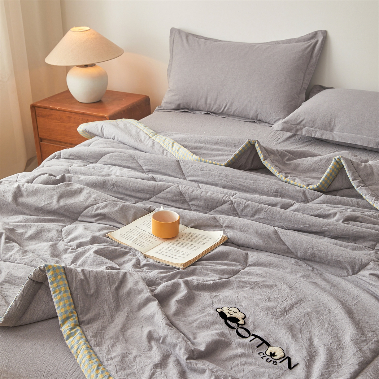 91家纺网 家纺一手货源 找家纺 2026新款A类里外全棉夏凉被100%新疆棉纯棉全棉填充烫画款空调被夏被 全棉烫画-月光灰