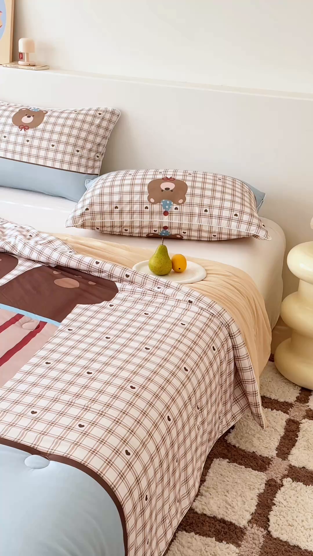 91家纺网 家纺一手货源 找家纺 朵希曼 2026年牛奶针织棉大版卡通夏被夏凉被空调被 裤带熊