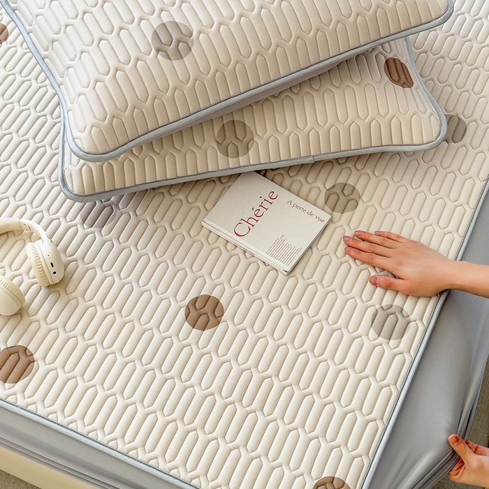 91家纺网 家纺一手货源 找家纺 丝羽坊 2026新款高密凉感丝印花乳胶凉席-床笠款 爱的圈圈