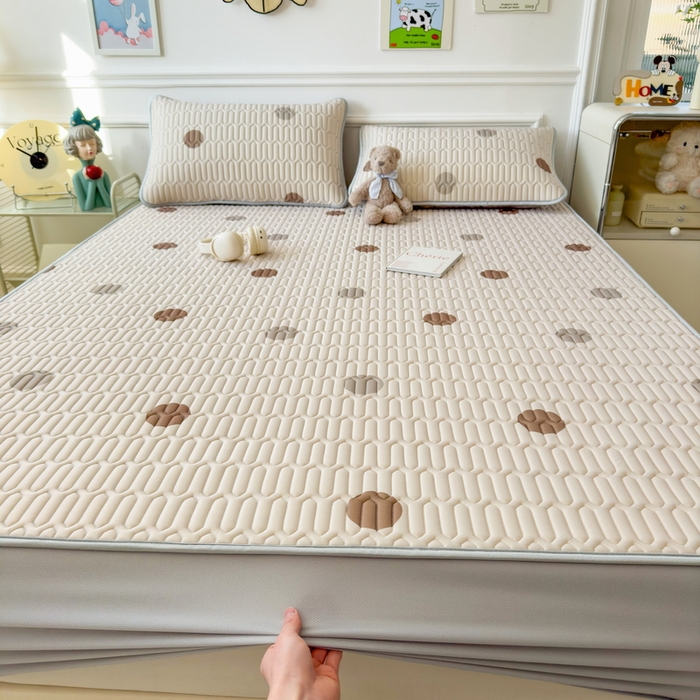 91家纺网 家纺一手货源 找家纺 丝羽坊 2026新款高密凉感丝印花乳胶凉席-床笠款 爱的圈圈