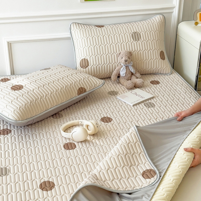 91家纺网 家纺一手货源 找家纺 丝羽坊 2026新款高密凉感丝印花乳胶凉席-床笠款 爱的圈圈