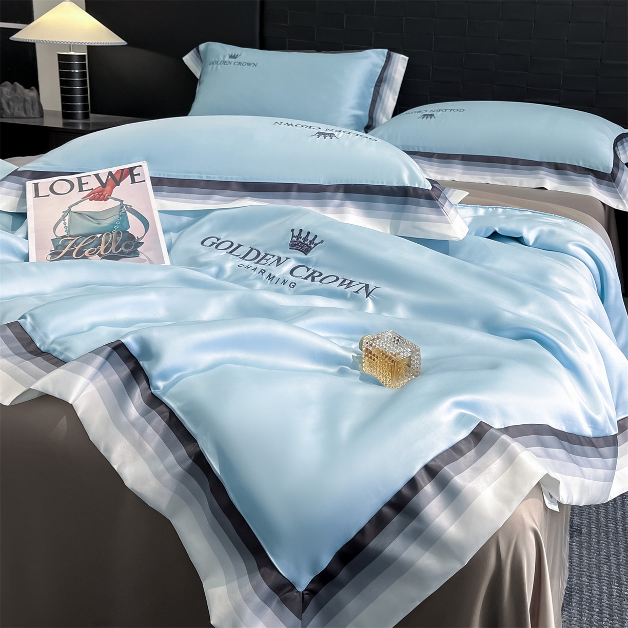 91家纺网 家纺一手货源 找家纺 笙意家纺 2026新款水洗冰丝数码宽边刺绣夏被夏凉被空调被-贝拉系列 贝拉-天空蓝+山灰