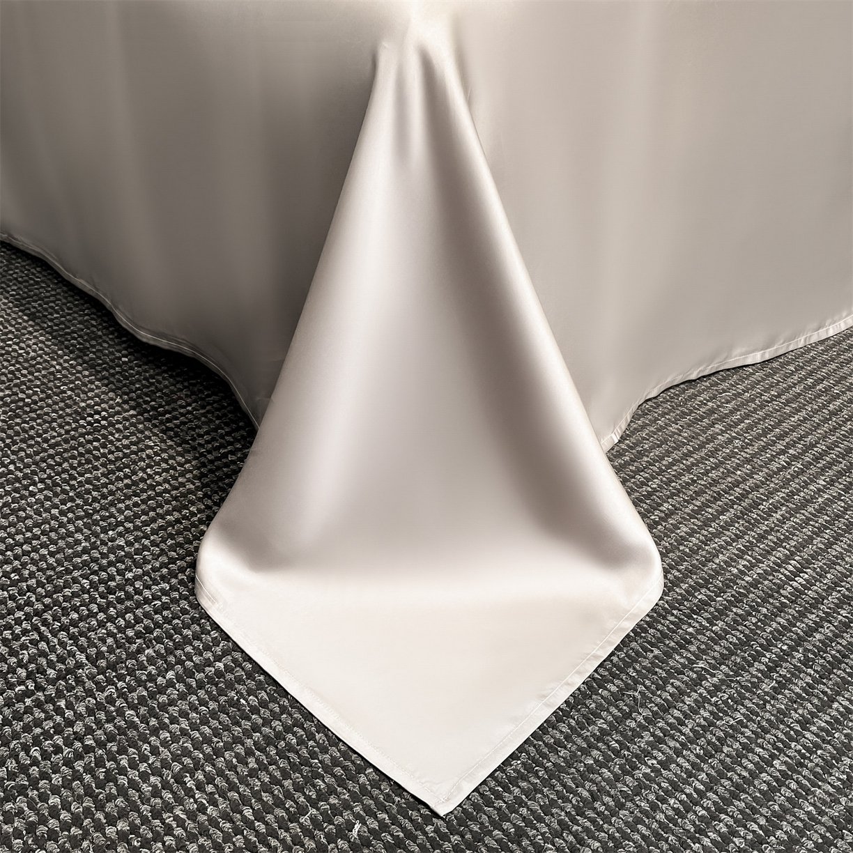 91家纺网 家纺一手货源 找家纺 笙意家纺 2026新款水洗冰丝数码宽边刺绣夏被夏凉被空调被-贝拉系列 贝拉-奶油粉+山灰