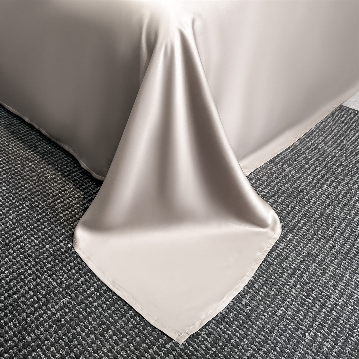 91家纺网 家纺一手货源 找家纺 笙意家纺 2026新款水洗冰丝数码宽边刺绣夏被夏凉被空调被-贝拉系列 贝拉-天空蓝+山灰