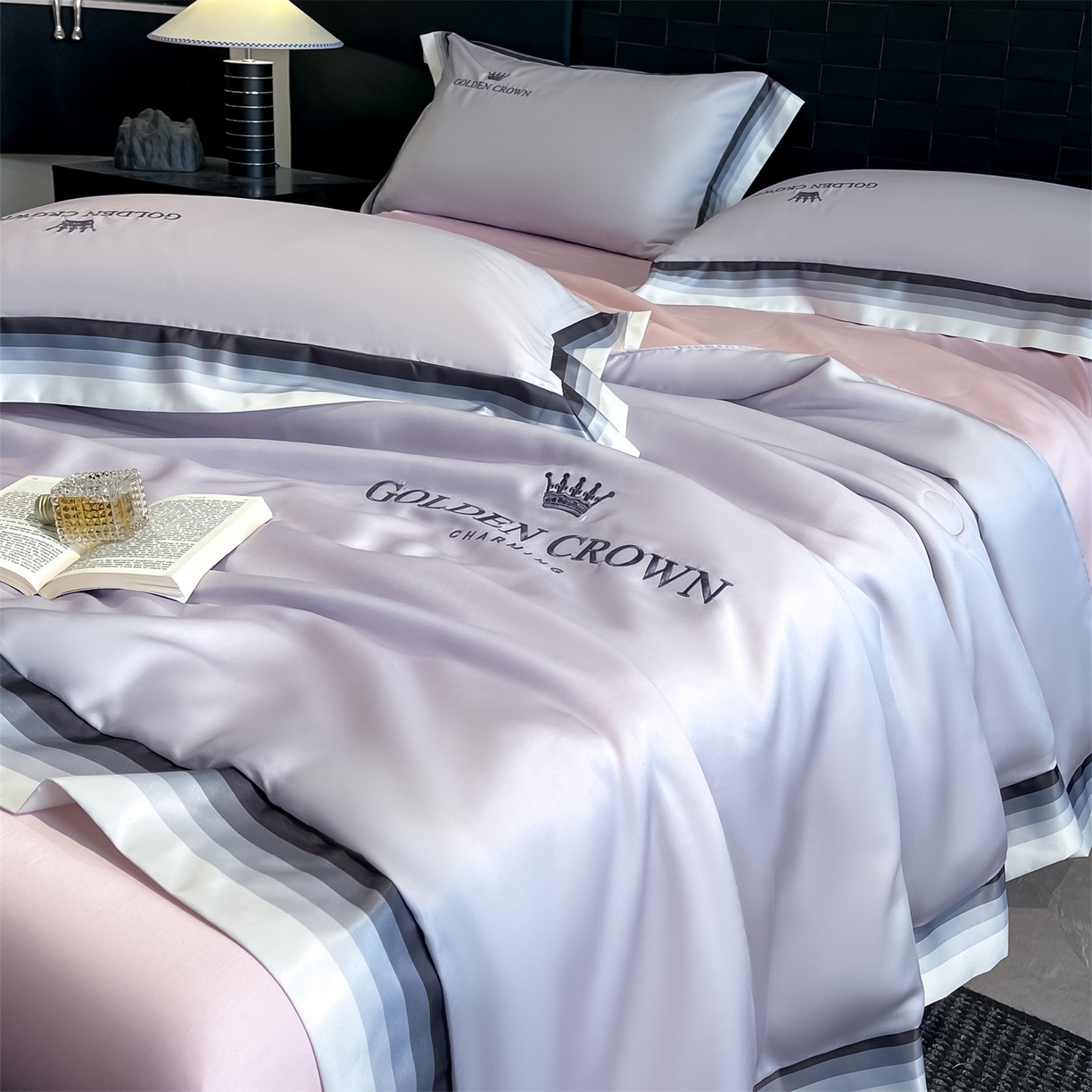 91家纺网 家纺一手货源 找家纺 笙意家纺 2026新款水洗冰丝数码宽边刺绣夏被夏凉被空调被-贝拉系列 贝拉-优雅紫+奶油粉