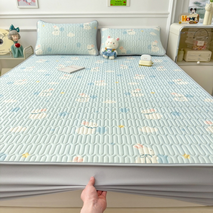 91家纺网 家纺一手货源 找家纺 丝羽坊 2026新款高密凉感丝印花乳胶凉席-床笠款 小白兔