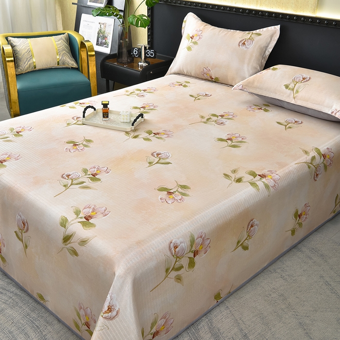 91家纺网 家纺一手货源 找家纺 念家居 2026新款轻奢可机洗水洗床单款高密大版斜纹冰丝凉席三件套 杏色花卉