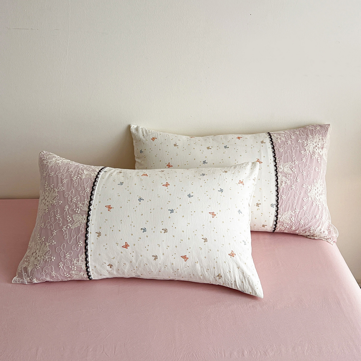 91家纺网 家纺一手货源 找家纺 纽缦家纺 2026新款A类105g仿棉四件套古法水洗棉套件-韩版系列 韩版-彩蝶红