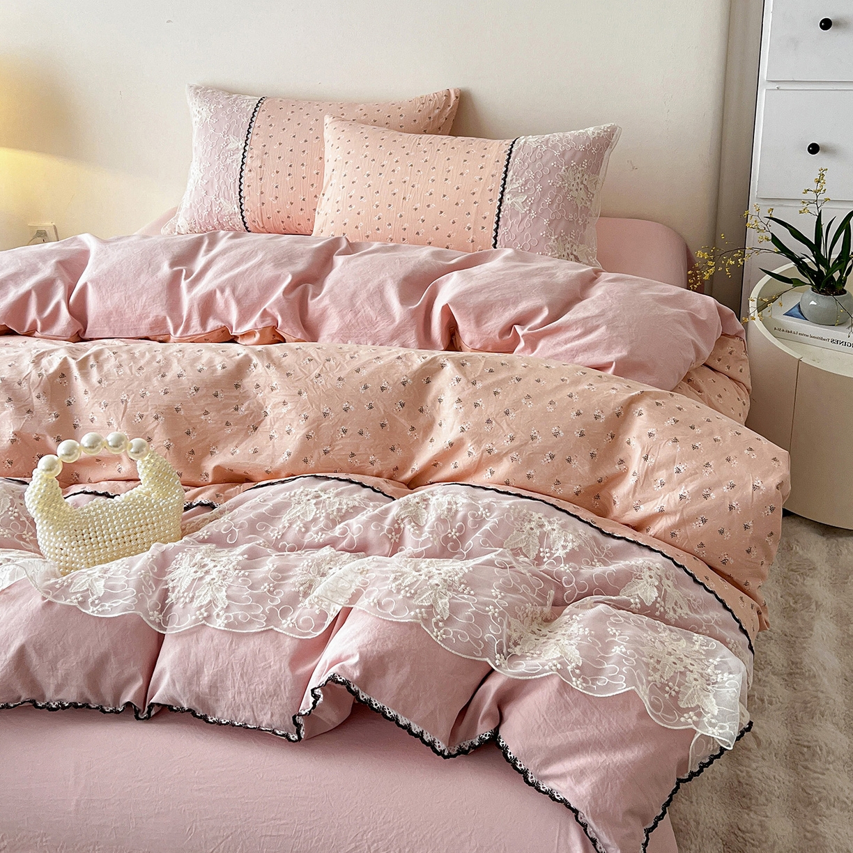 91家纺网 家纺一手货源 找家纺 纽缦家纺 2026新款A类105g仿棉四件套古法水洗棉套件-韩版系列 韩版-花菲花粉