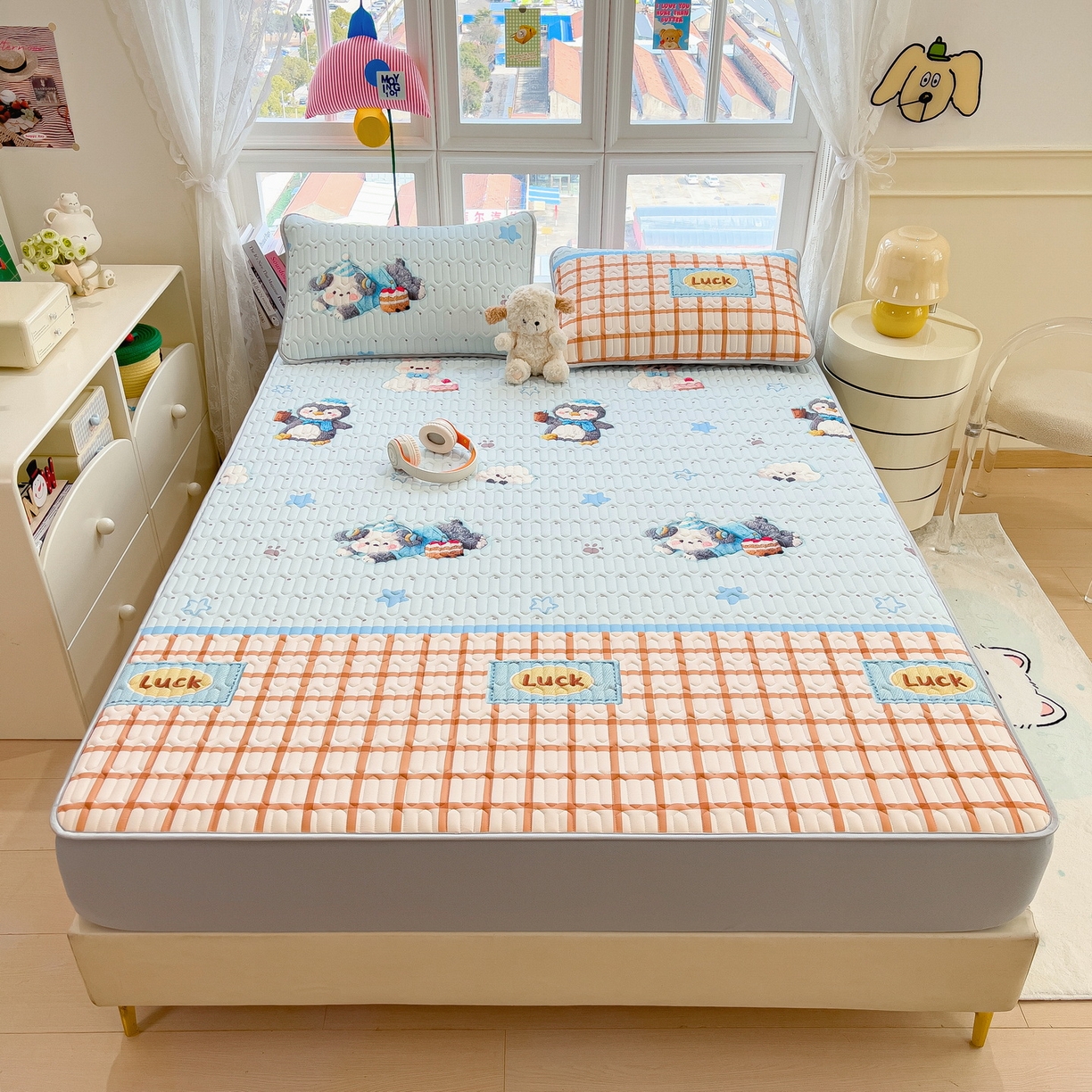 91家纺网 家纺一手货源 找家纺 丝羽坊 2026新款高密凉感丝印花乳胶凉席-床笠款 小企鹅