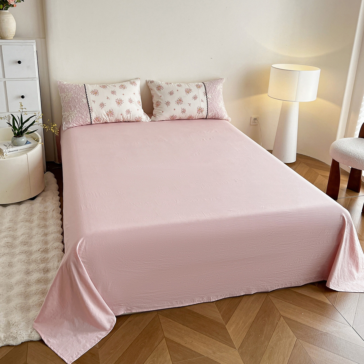 91家纺网 家纺一手货源 找家纺 纽缦家纺 2026新款A类105g仿棉四件套古法水洗棉套件-韩版系列 韩版-寻梦粉