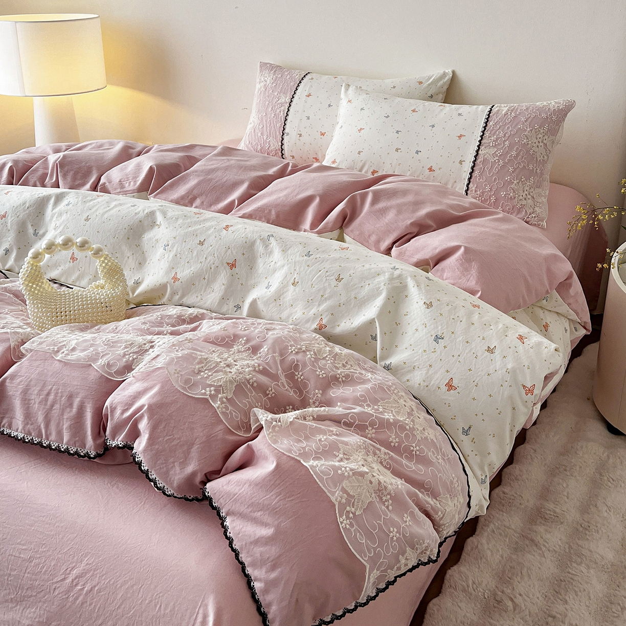 91家纺网 家纺一手货源 找家纺 纽缦家纺 2026新款A类105g仿棉四件套古法水洗棉套件-韩版系列 韩版-彩蝶红