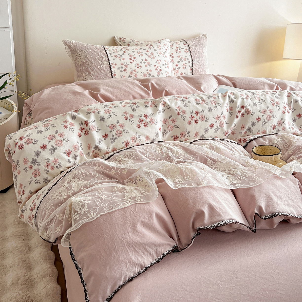 91家纺网 家纺一手货源 找家纺 纽缦家纺 2026新款A类105g仿棉四件套古法水洗棉套件-韩版系列 韩版-芊朵豆沙