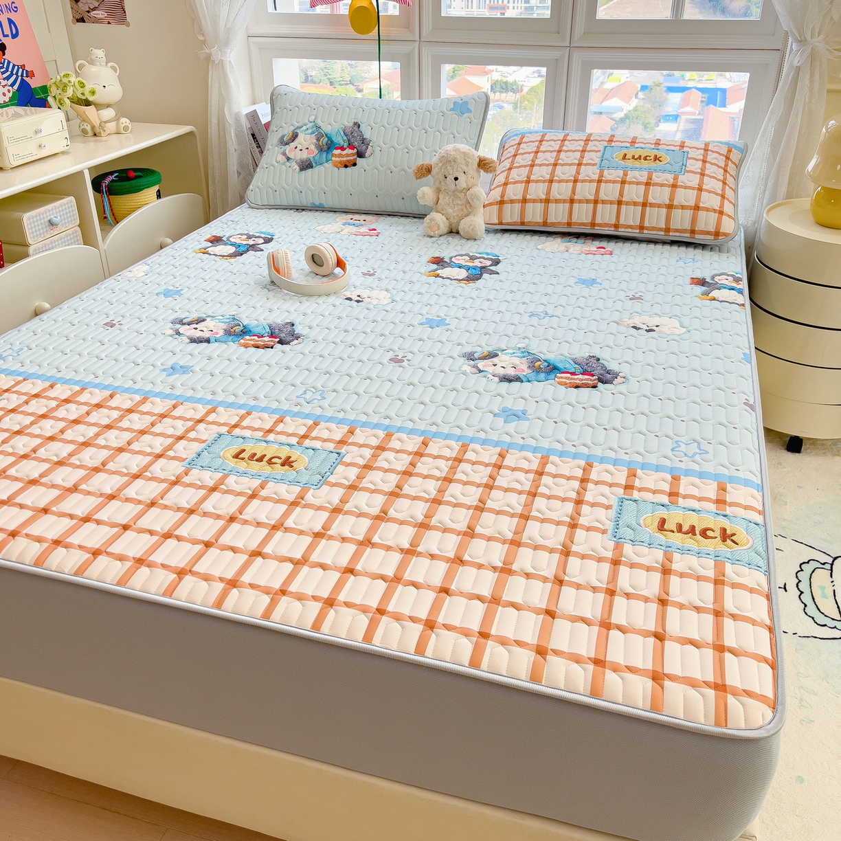 91家纺网 家纺一手货源 找家纺 丝羽坊 2026新款高密凉感丝印花乳胶凉席-床笠款 小企鹅