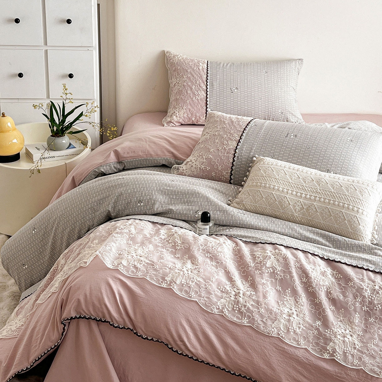 91家纺网 家纺一手货源 找家纺 纽缦家纺 2026新款A类105g仿棉四件套古法水洗棉套件-韩版系列 韩版-嫣然灰