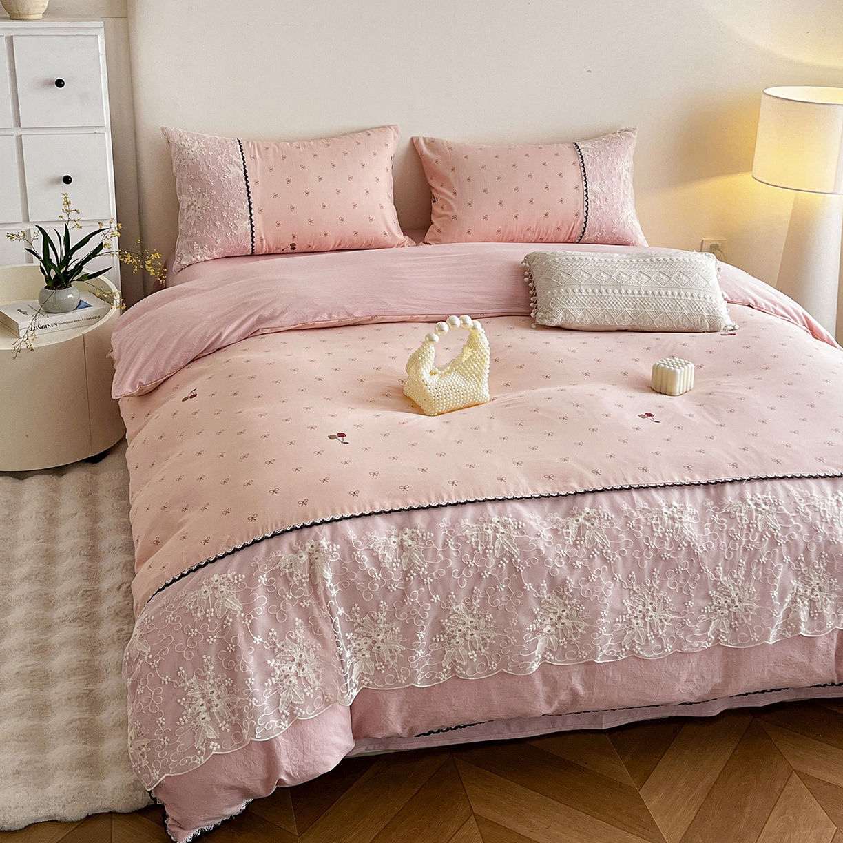 91家纺网 家纺一手货源 找家纺 纽缦家纺 2026新款A类105g仿棉四件套古法水洗棉套件-韩版系列 韩版-梦樱粉