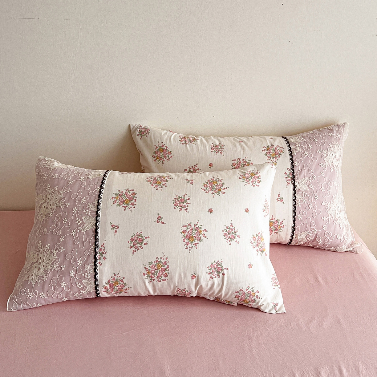 91家纺网 家纺一手货源 找家纺 纽缦家纺 2026新款A类105g仿棉四件套古法水洗棉套件-韩版系列 韩版-寻梦粉