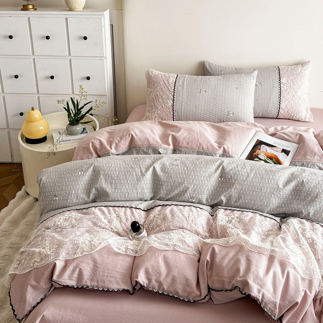 91家纺网 家纺一手货源 找家纺 纽缦家纺 2026新款A类105g仿棉四件套古法水洗棉套件-韩版系列 韩版-嫣然灰