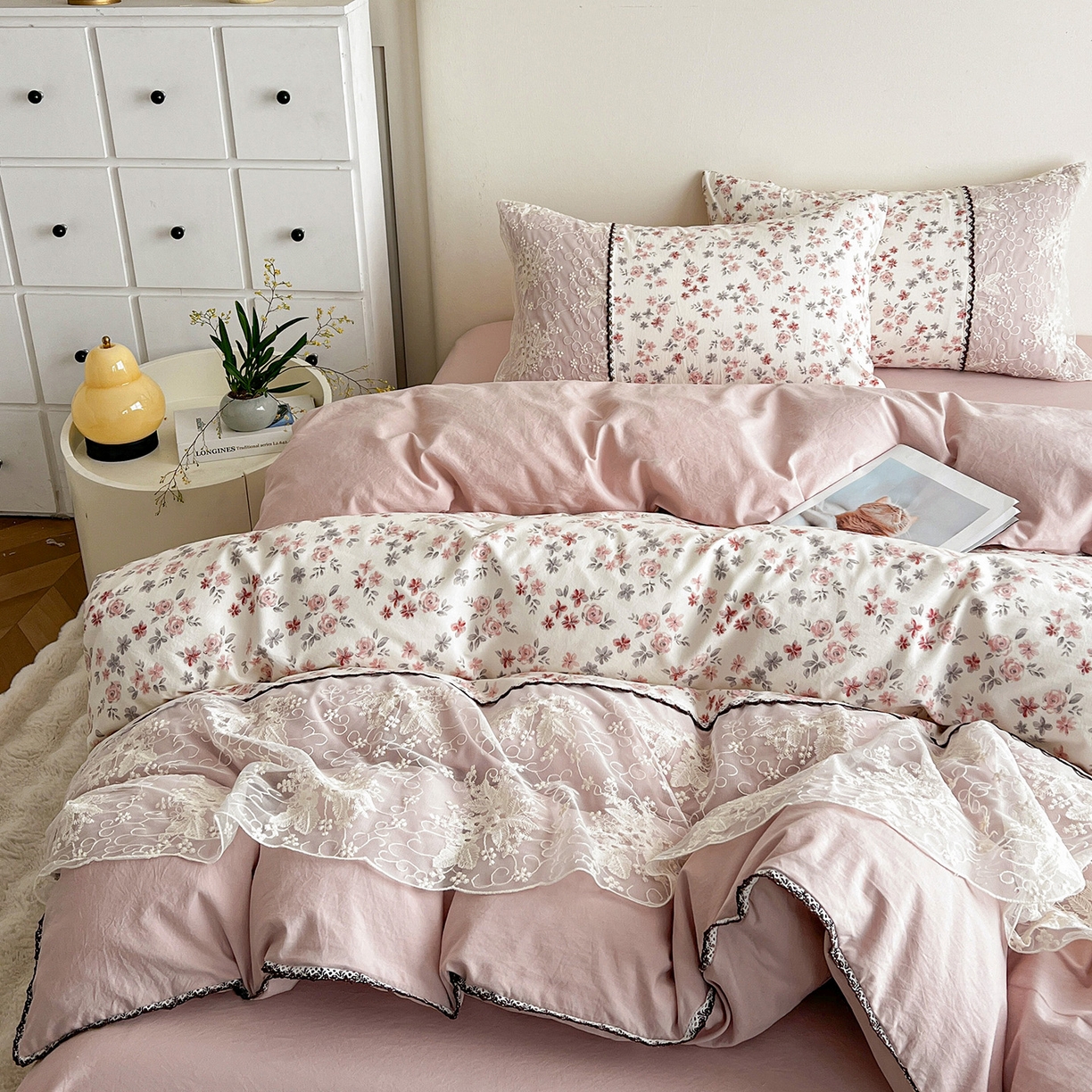 91家纺网 家纺一手货源 找家纺 纽缦家纺 2026新款A类105g仿棉四件套古法水洗棉套件-韩版系列 韩版-芊朵豆沙