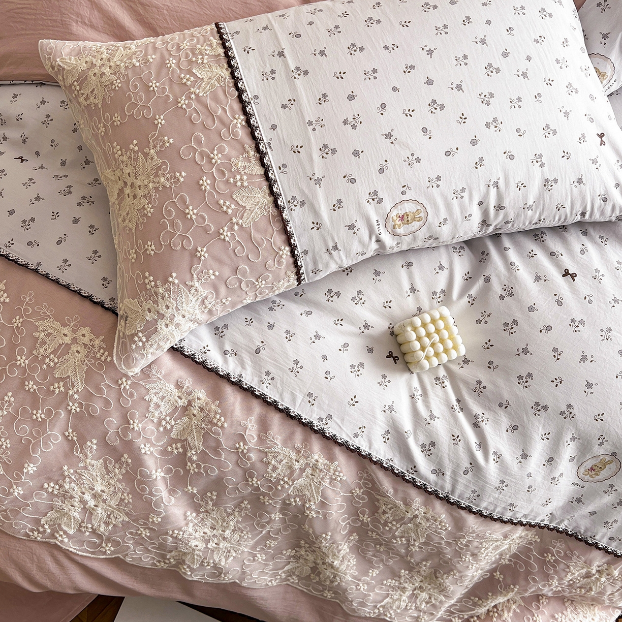 91家纺网 家纺一手货源 找家纺 纽缦家纺 2026新款A类105g仿棉四件套古法水洗棉套件-韩版系列 韩版-恋空灰