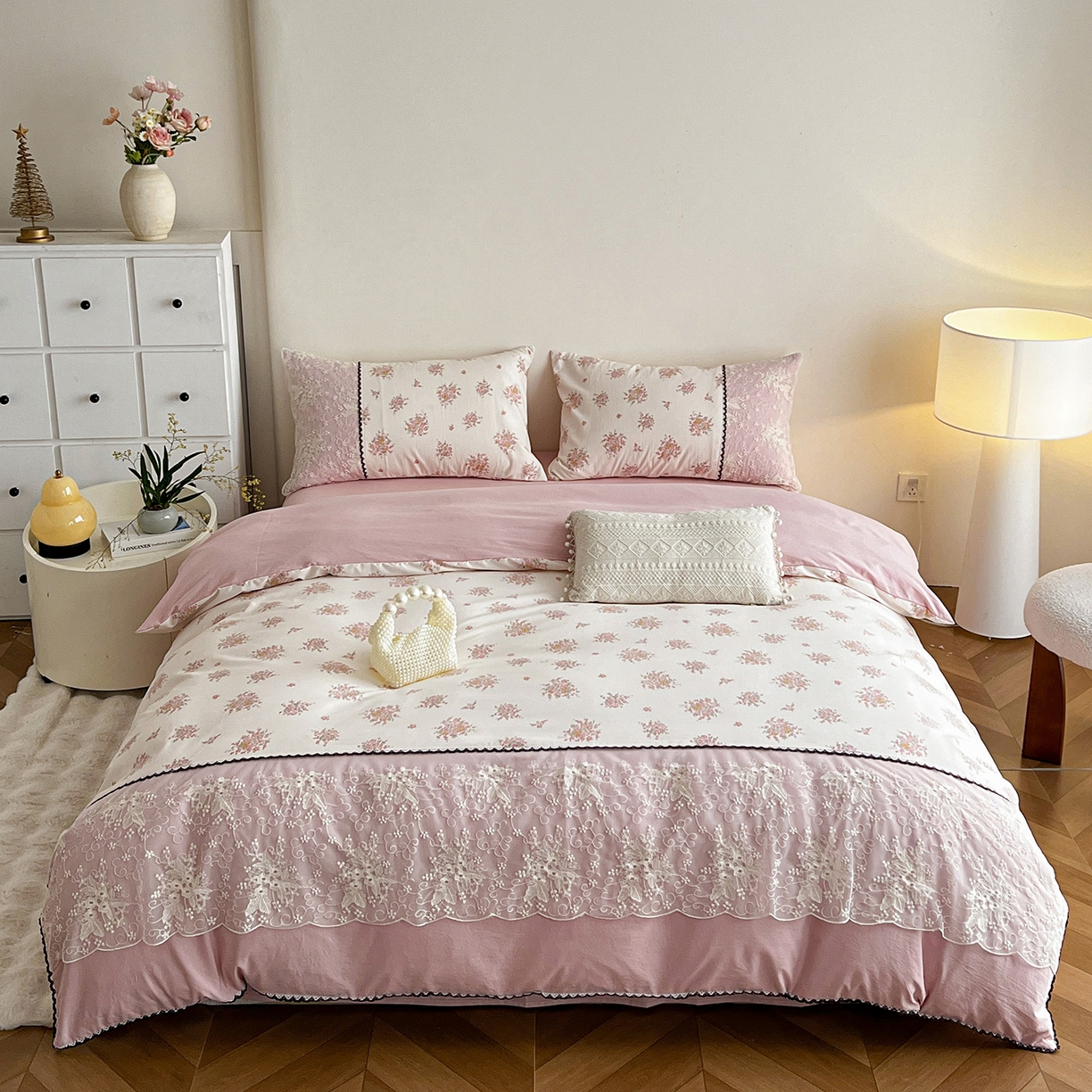 91家纺网 家纺一手货源 找家纺 纽缦家纺 2026新款A类105g仿棉四件套古法水洗棉套件-韩版系列 韩版-寻梦粉