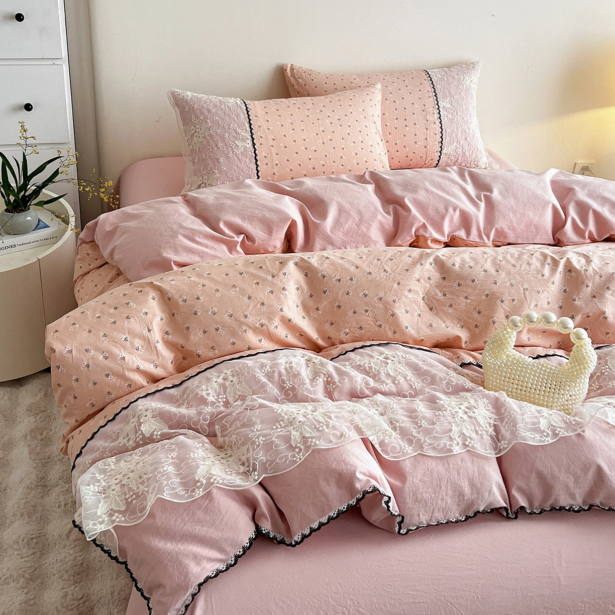 91家纺网 家纺一手货源 找家纺 纽缦家纺 2026新款A类105g仿棉四件套古法水洗棉套件-韩版系列 韩版-花菲花粉