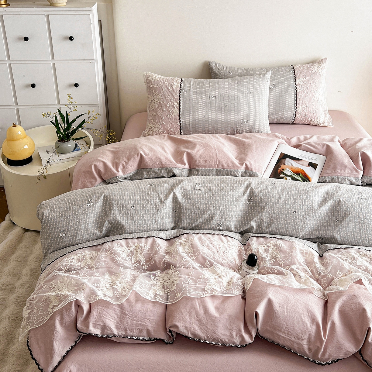 91家纺网 家纺一手货源 找家纺 纽缦家纺 2026新款A类105g仿棉四件套古法水洗棉套件-韩版系列 韩版-嫣然灰