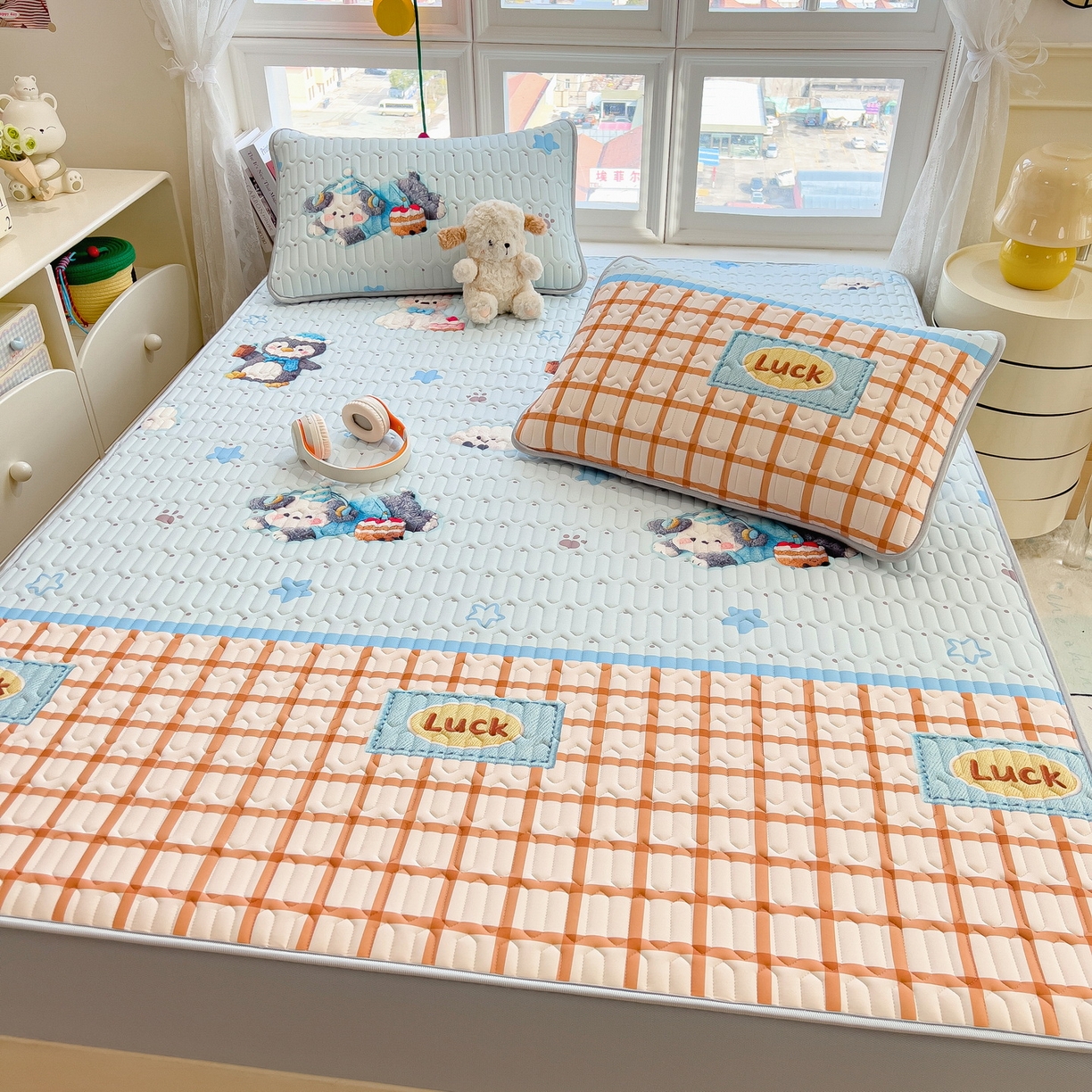 91家纺网 家纺一手货源 找家纺 丝羽坊 2026新款高密凉感丝印花乳胶凉席-床笠款 小企鹅