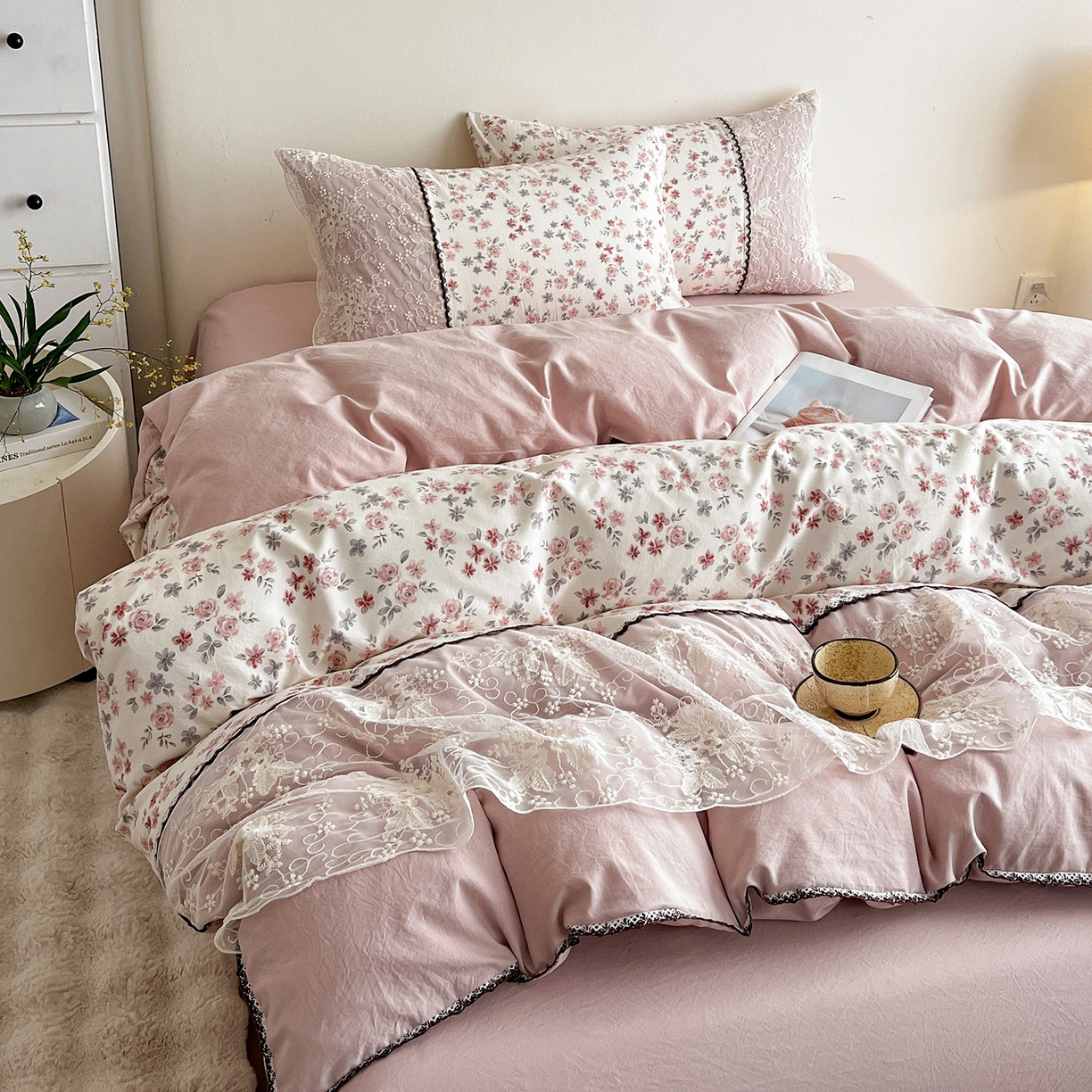 91家纺网 家纺一手货源 找家纺 纽缦家纺 2026新款A类105g仿棉四件套古法水洗棉套件-韩版系列 韩版-芊朵豆沙