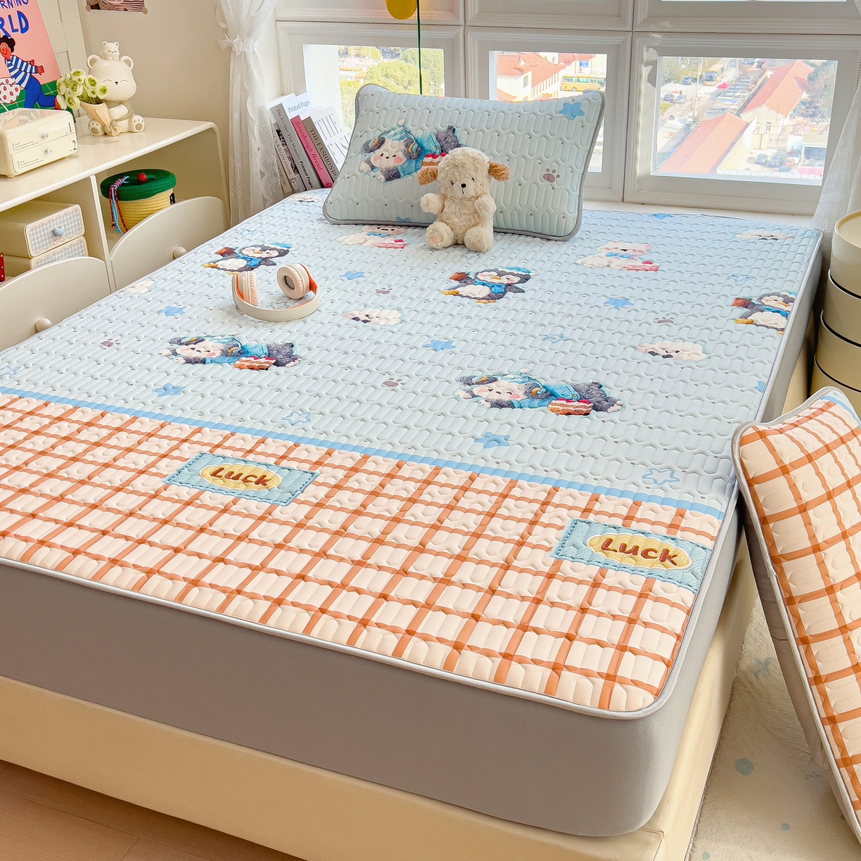 91家纺网 家纺一手货源 找家纺 丝羽坊 2026新款高密凉感丝印花乳胶凉席-床笠款 小企鹅