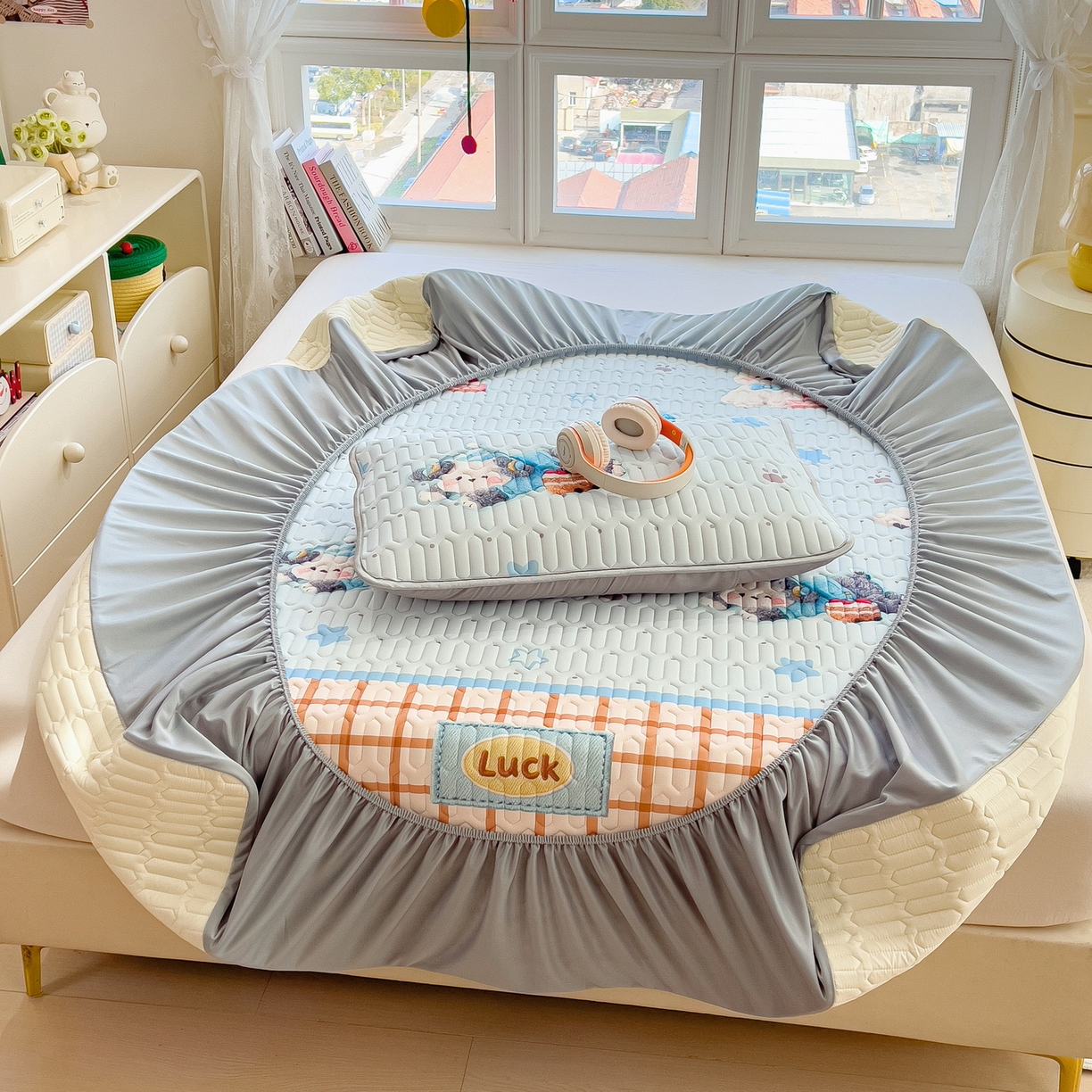 91家纺网 家纺一手货源 找家纺 丝羽坊 2026新款高密凉感丝印花乳胶凉席-床笠款 小企鹅