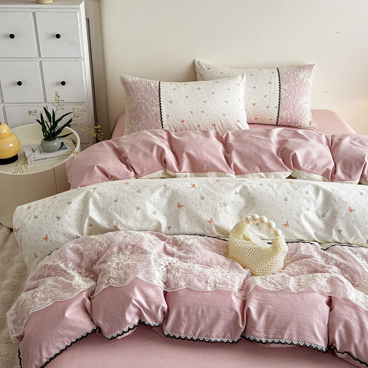 91家纺网 家纺一手货源 找家纺 纽缦家纺 2026新款A类105g仿棉四件套古法水洗棉套件-韩版系列 韩版-彩蝶红