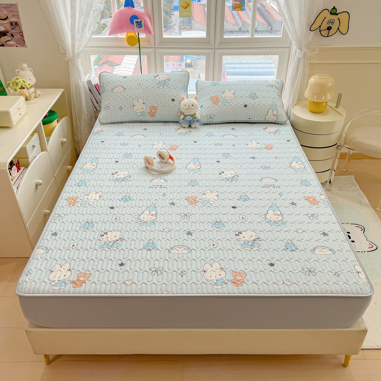 91家纺网 家纺一手货源 找家纺 丝羽坊 2026新款高密凉感丝印花乳胶凉席-床笠款 小兔派对