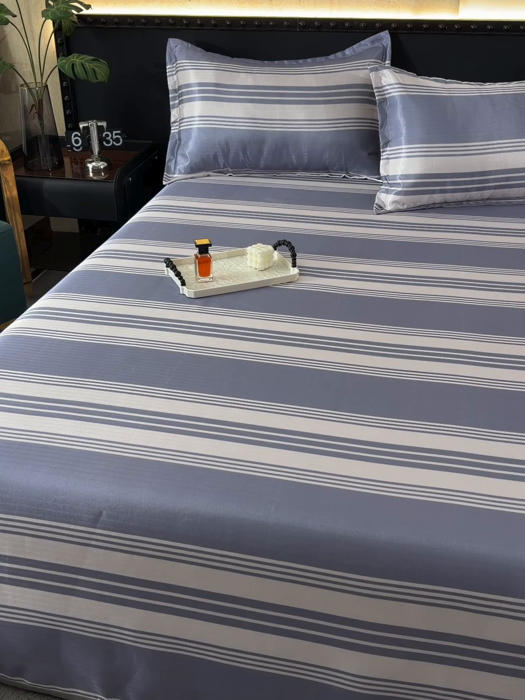 91家纺网 家纺一手货源 找家纺 念家居 2026新款轻奢可机洗水洗床单款高密大版斜纹冰丝凉席三件套 紫灰条纹 